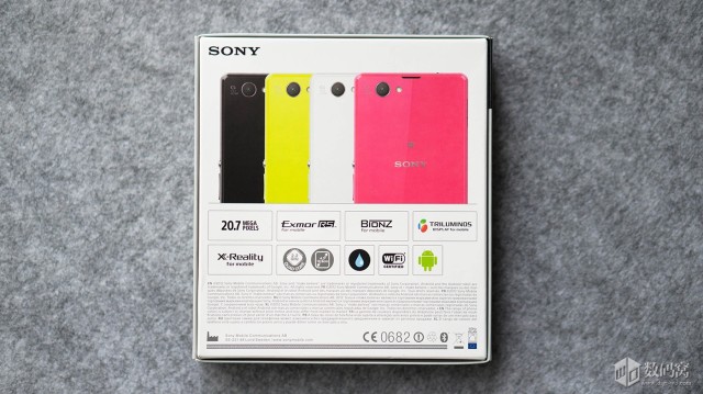 Xperia-Z1-Compact-Retail-Packaging_4-640x359