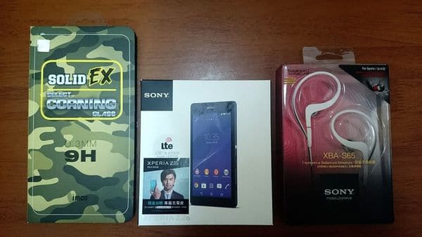 Xperia-Z2a-unboxed_1
