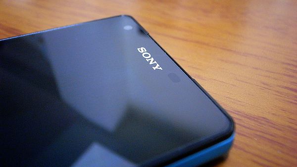 Xperia-Z2a-unboxed_4