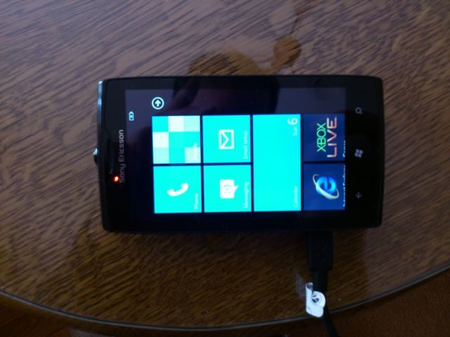 19-Sony-Ericsson-Windows-Phone